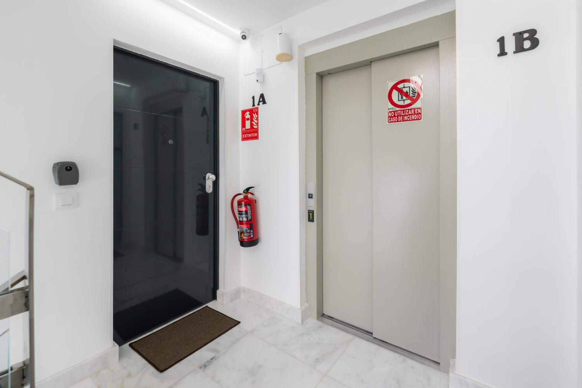 Lemon Apartment & Hotels Bernabeu マドリード エクステリア 写真