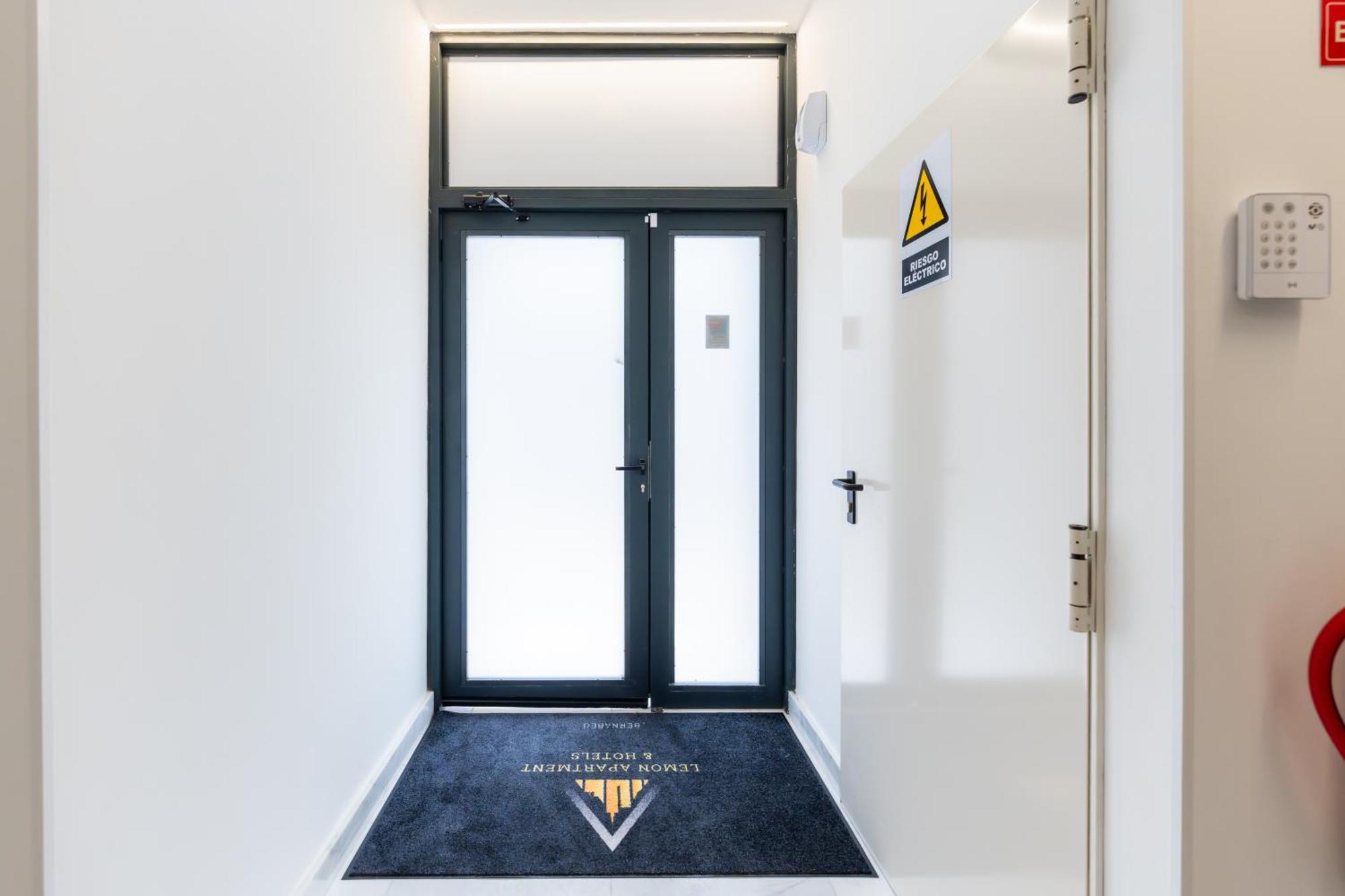 Lemon Apartment & Hotels Bernabeu マドリード エクステリア 写真